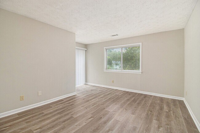 Foto del edificio - Fully Renovated 3BR/2BA Condo in Decatur!