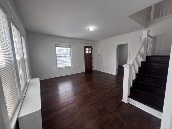 Foto del edificio - 18 Ridgewood Pl