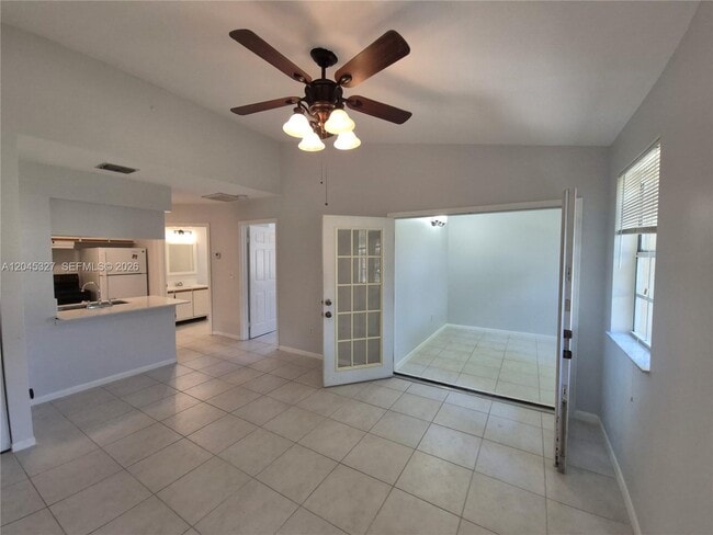 Foto del edificio - 18310 NW 68th Ave