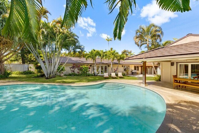 Foto del edificio - Modern Tropical Home w/Pool, Private Yard, & A/C. Kahala Breeze