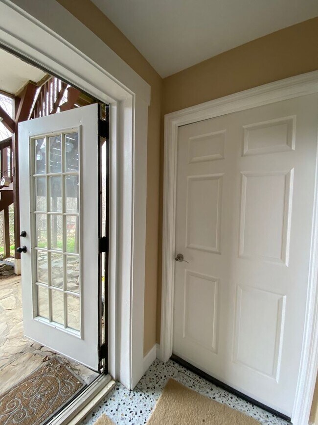 Foto del edificio - Black Mountain - Home Apartment, North Fork Rd, Utilities included