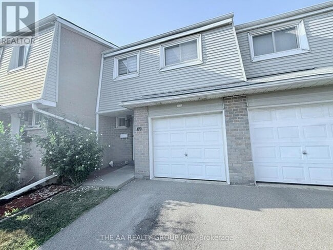 Building Photo - 400-400 Mississauga Vly Blvd