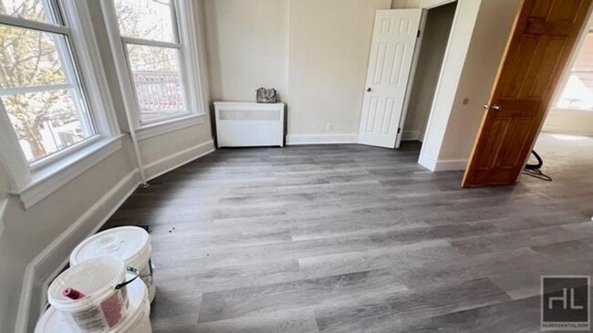 Building Photo - 4 bedroom in BROOKLYN NY 11210