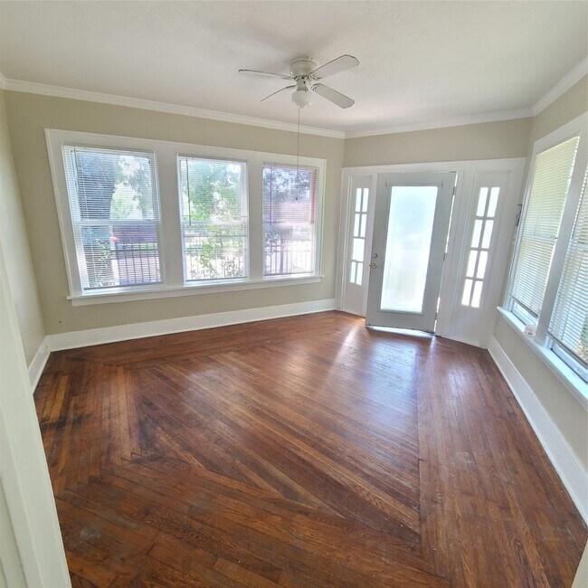 Foto del edificio - 4414 Woodside St