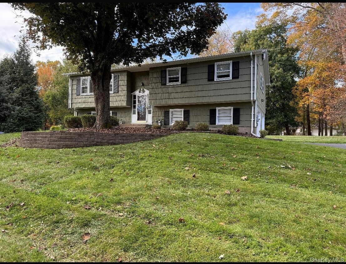Foto principal - 7 Brentwood Dr