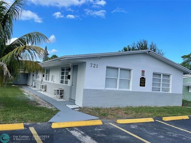 Building Photo - 721 SW 8th St
