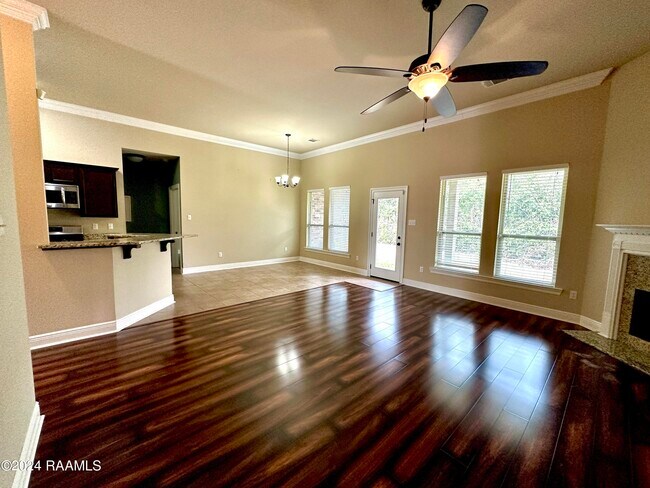 Building Photo - 114 Clover Leaf Dr