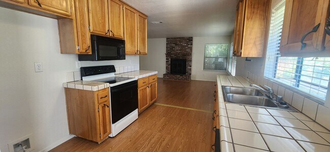 Foto del edificio - Wonderful 3 Bedroom Home in Elk Grove