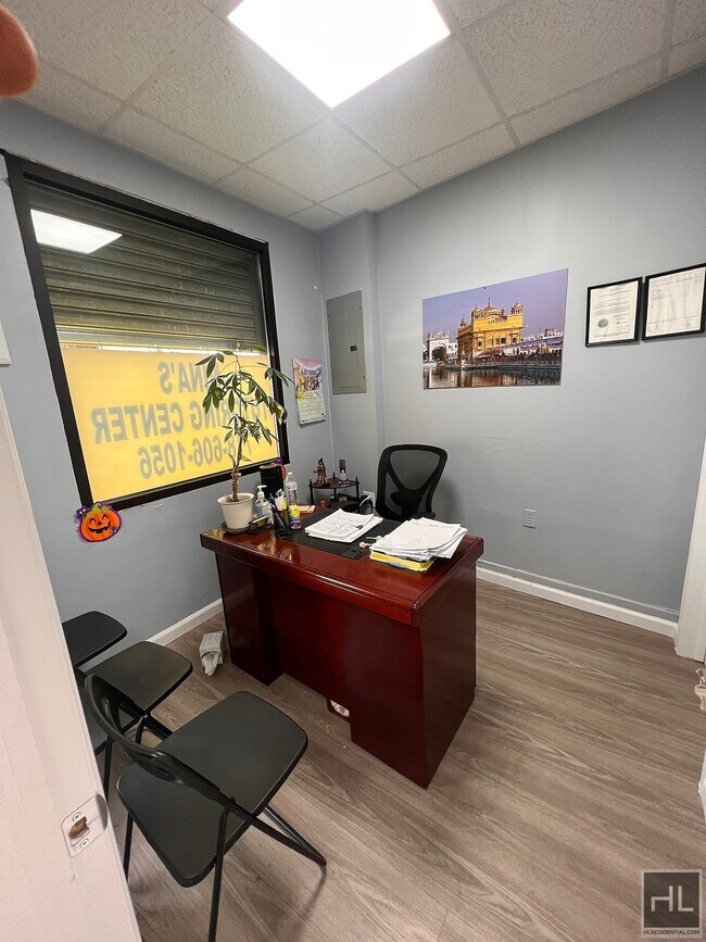 Building Photo - Huge Storefront office space -- Newly Reno...