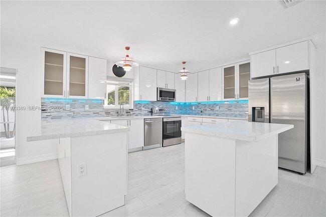 Building Photo - 414 Giralda Ave