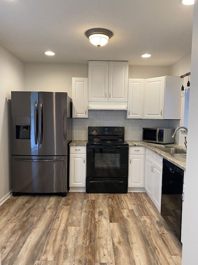 Foto del edificio - UPCOMING FULL BRICK IN ROBERTSDALE