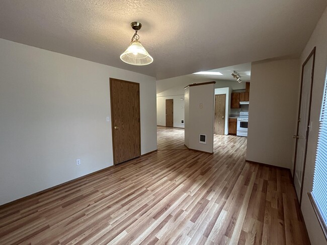 Building Photo - 82 E Pine Park Ln