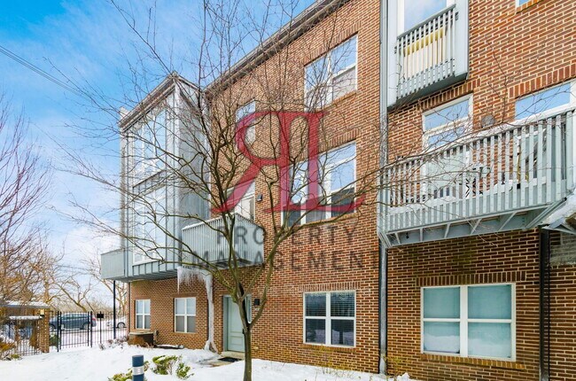 Foto del edificio - 986 S Front St