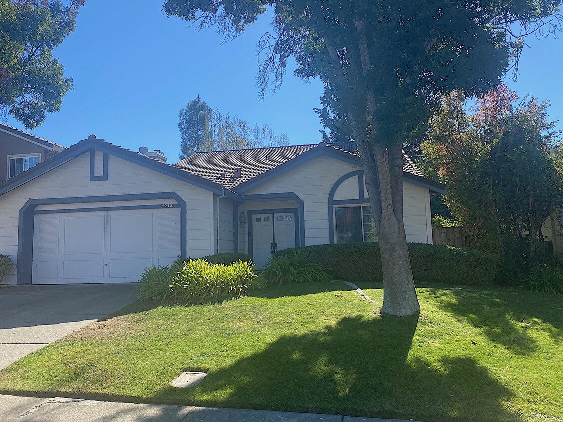 Foto principal - 4932 Buckboard Way