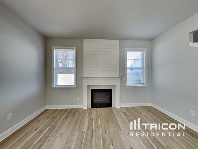 Building Photo - 165 Lynnridge Dr