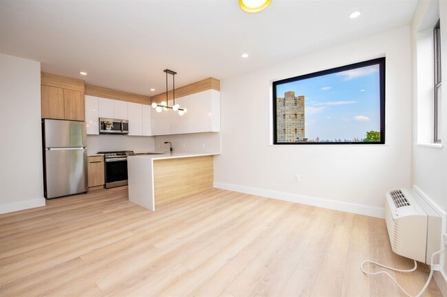 Building Photo - 6710 Park Ave