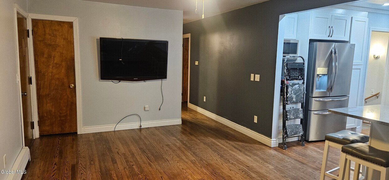 Foto del edificio - 1364 Evergreen Ave