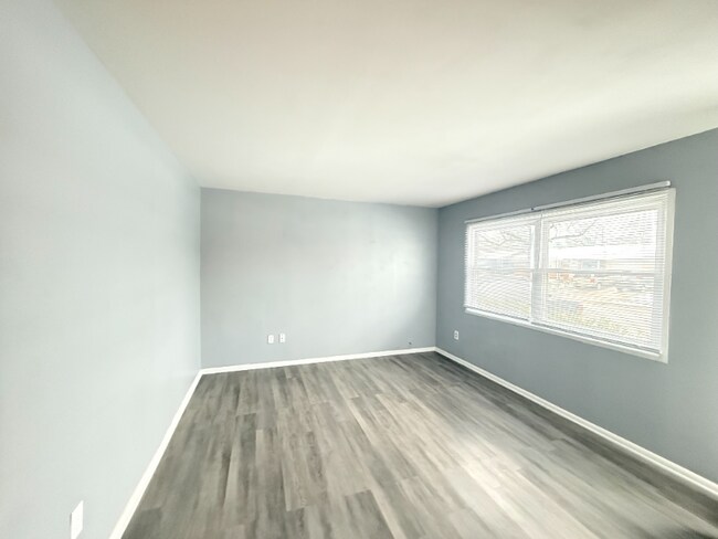 Foto del edificio - 1328 Longfellow Dr