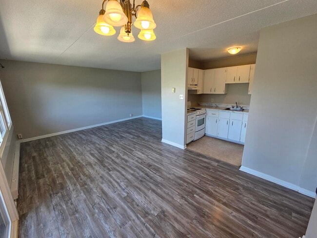 Building Photo - 411 Ellerdale St