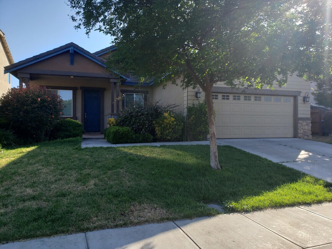 1047 Alfonso Ln, Manteca, CA 95336 House for Rent in Manteca, CA