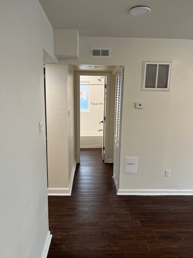 Foto del edificio - 1715 N Greenwood St