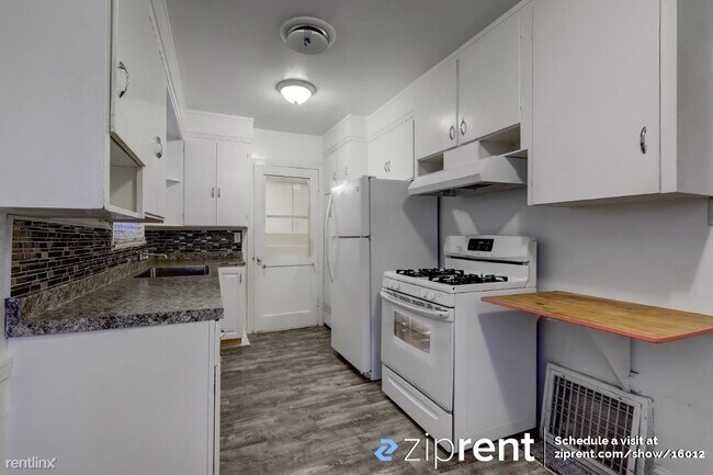 Building Photo - 3 br, 2 bath Duplex - 2216 V St, Sacrament...