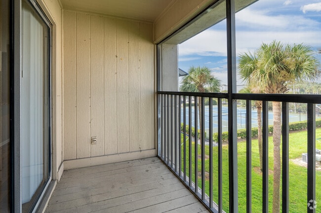 2 BR, 1 BA - 925 SF - Lakeside Villas