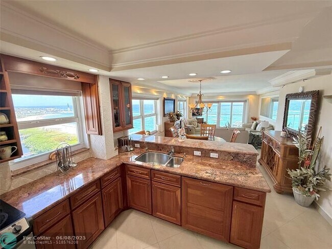 Foto del edificio - 1610 N Ocean Blvd
