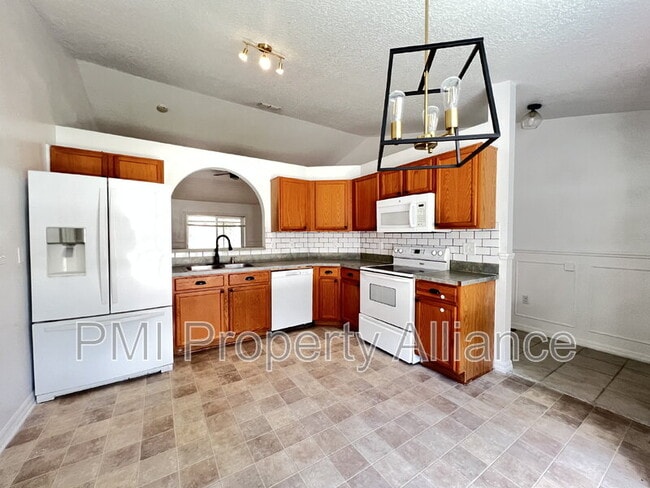 Building Photo - 16044 Worthington Blvd
