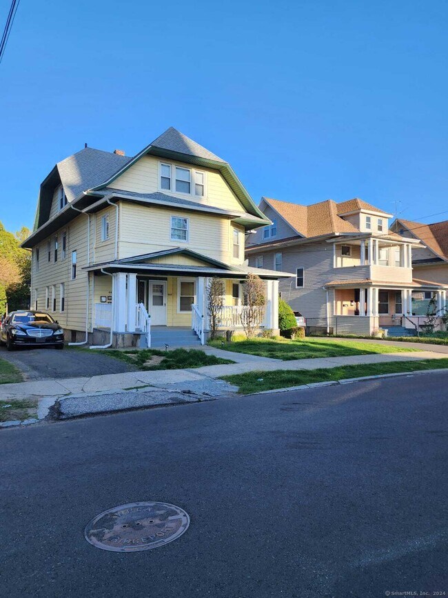 Foto del edificio - 446 Ridgefield Ave