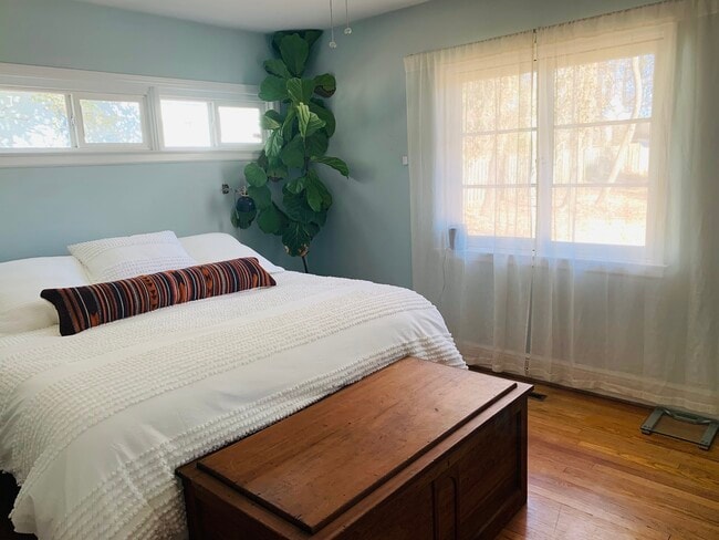 Foto del edificio - 809 Woodland Ave