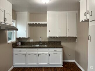 Building Photo - 9305 San Luis Ave