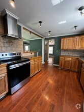 Building Photo - 303 Short St