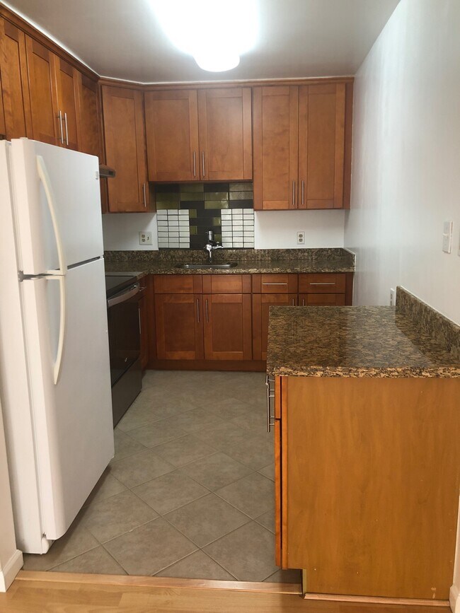Kitchen - 1591 Dolores St