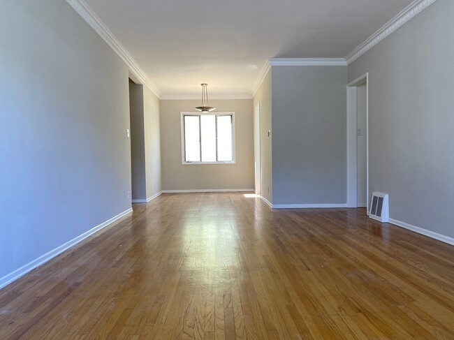 Building Photo - 4700 Los Feliz Blvd