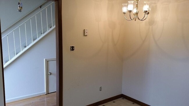 Building Photo - 601 Cedar Crest Dr