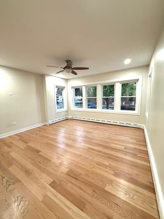 Foto del edificio - 5359 W Potomac Ave