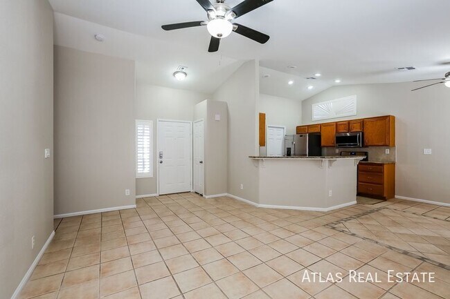 Building Photo - MOVE IN READY! | Cozy 3-Bedroom, Single St...