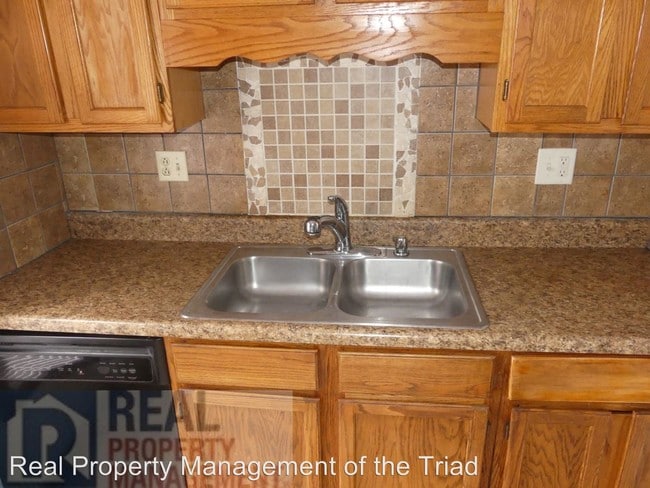 Building Photo - 2 br, 1.5 bath House - 323 Mar Don Hills Ct.