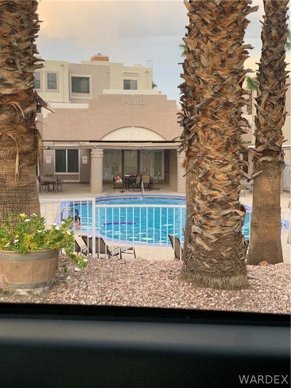 Foto del edificio - 2044 Mesquite Ln