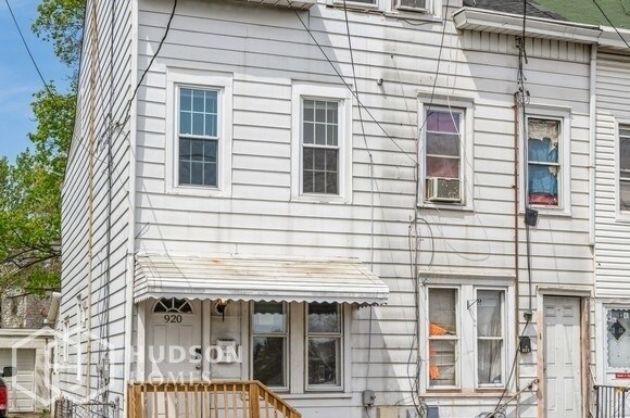 Foto principal - 920 Liberty St