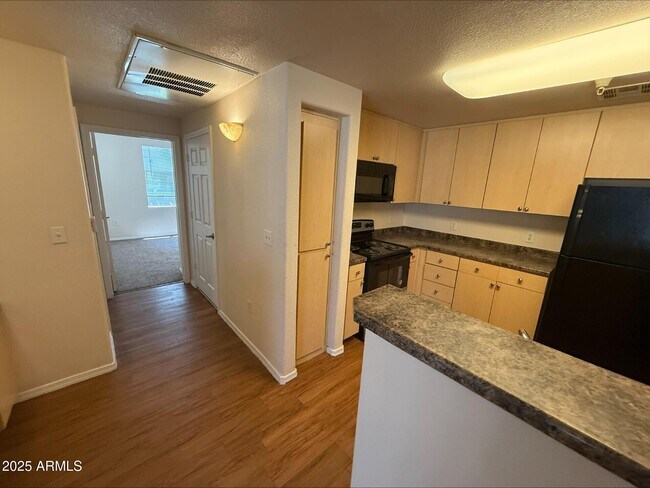 Building Photo - 18416 N Cave Creek Rd