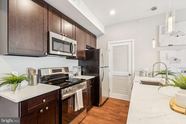 Foto del edificio - 203 Haverford Ave