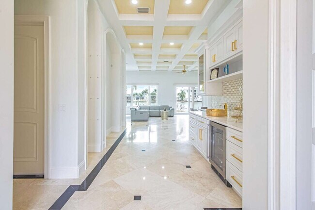 Foto del edificio - 4/3 Stunning Waterfront home in the heart of Clearwater Beach!