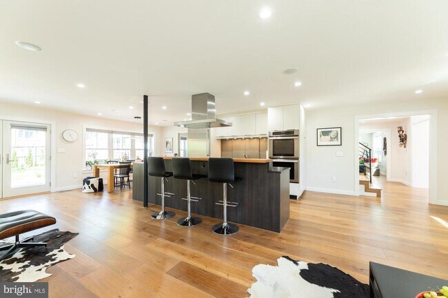 Foto del edificio - 1616 N Randolph St