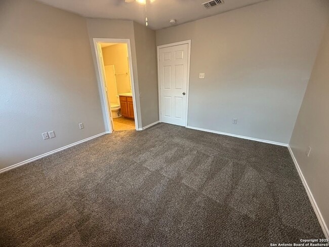 Building Photo - 5602 Golf Mist