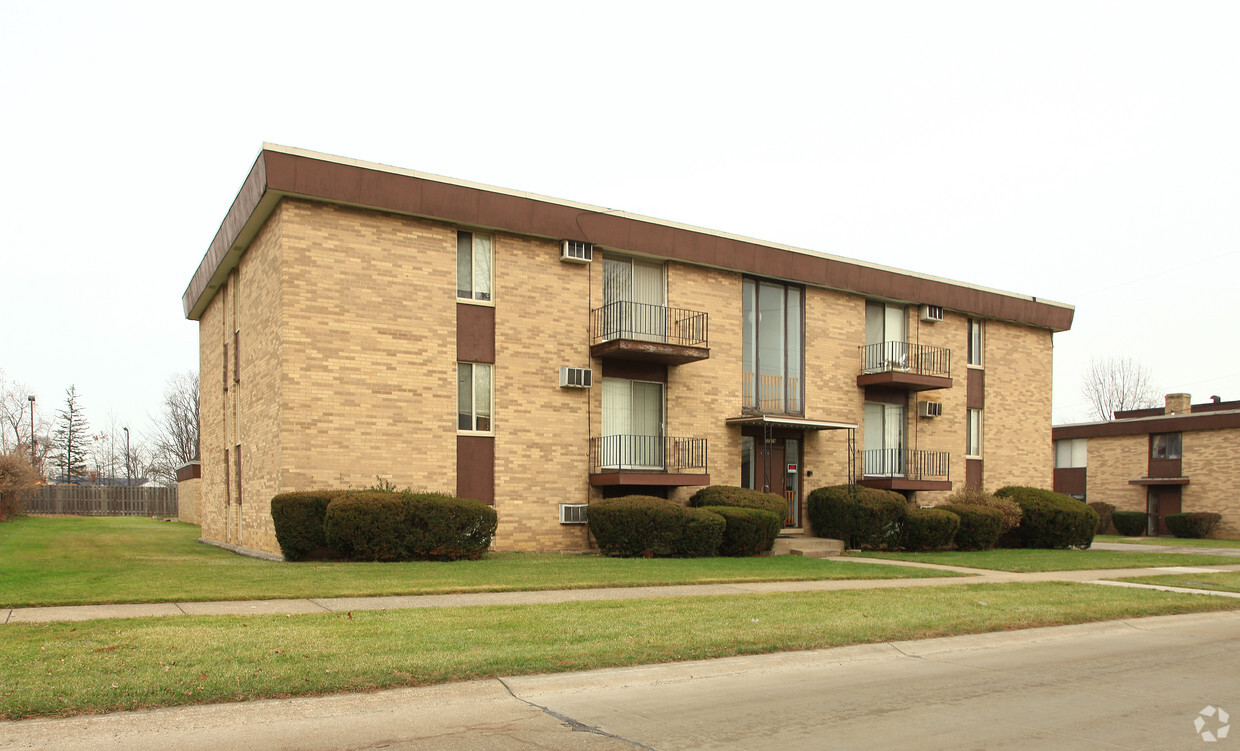 Foto principal - 15219 Maple Park Dr