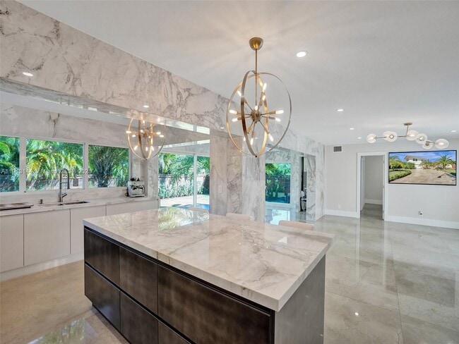 Building Photo - 2421 NE 7th Pl