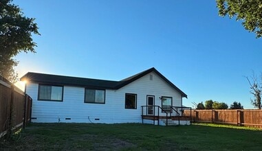 Building Photo - 10205 OR-39
