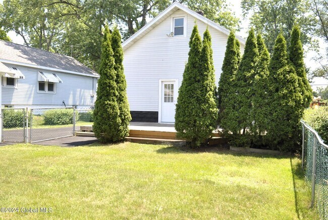 Foto del edificio - 21 Frederick Ave